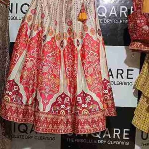 Our Gurgaon unit features cutting-edge dry cleaning machines for safe, effective fabric care. State-of-the-art dry cleaning machine in use at a modern Uniqare Dry Clean facility in Gurgaon